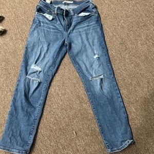 Levi’s boyfriend jeans